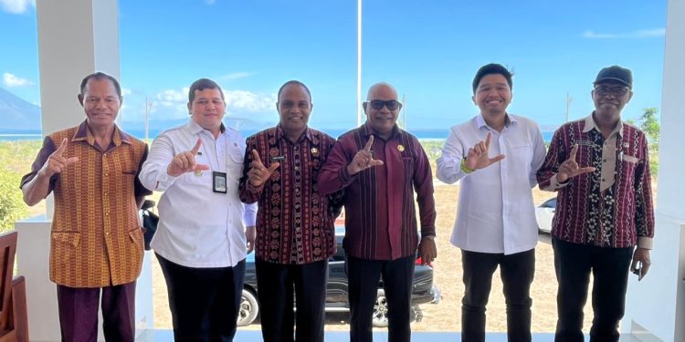 Bupati Lembata Terima Kunjungan Kepala Kantor Imigrasi Maumere Mangatur Hadi Putra Simanjuntak : Wajib Urus Dokumen Imigrasi