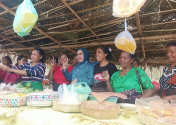Produk Pangan Lokal PEKKA Siap Masuk NTT Mart, Staf Ahli PKK Lembata : “Kemasan Harus dirapikan”