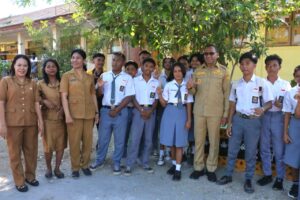 Wagub Johni Asadoma Kunjungi SMAN 10 Kupang : Disiplin Belajar Raih Masa Depan Lebih Baik