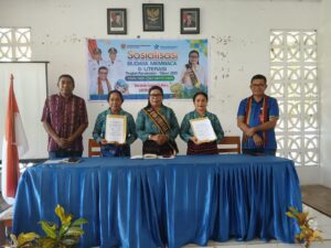 Maria Kedang Resmi Jadi Bunda Literasi Wulandoni, Surat Bayo Tuaq: “Membaca Bukan Sekadar Kewajiban, tapi Gaya Hidup”