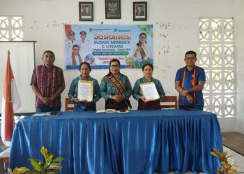 Maria Kedang Resmi Jadi Bunda Literasi Wulandoni, Surat Bayo Tuaq: “Membaca Bukan Sekadar Kewajiban, tapi Gaya Hidup”