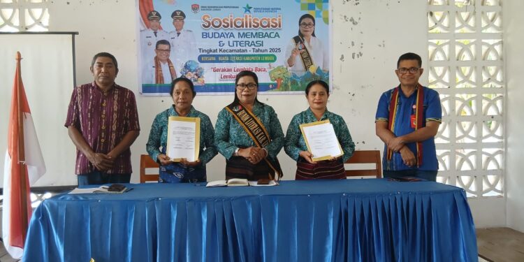 Maria Kedang Resmi Jadi Bunda Literasi Wulandoni, Surat Bayo Tuaq: “Membaca Bukan Sekadar Kewajiban, tapi Gaya Hidup”