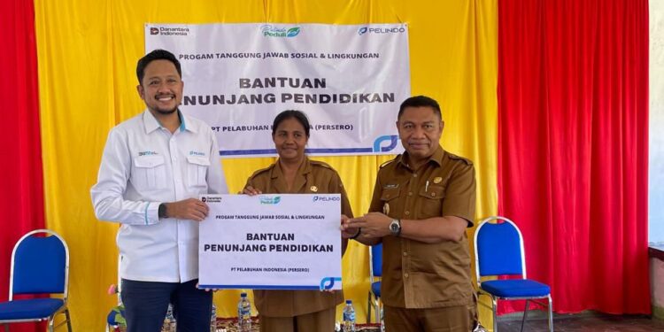 Pelindo Regional 3 Salurkan Bantuan Penunjang Pendidikan untuk Empat Sekolah di Kabupaten Ende