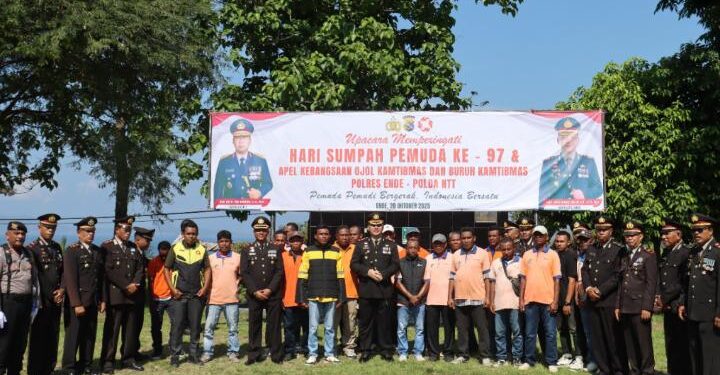 Upacara Hari Sumpah Pemuda Ke-97 di Polres Ende : Polri Bersinergi dengan Ojol dan Buruh Jadi Pelopor Kamtibmas