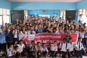 Kejaksaan Negeri Lembata Kampanye Edukatif Anti Korupsi di SMP N 2 Nubatukan