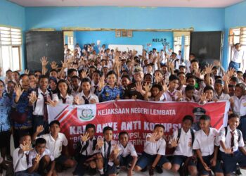 Kejaksaan Negeri Lembata Kampanye Edukatif Anti Korupsi di SMP N 2 Nubatukan