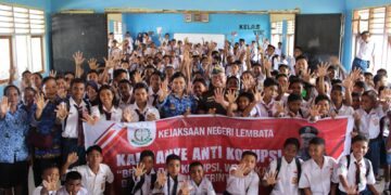 Kejaksaan Negeri Lembata Kampanye Edukatif Anti Korupsi di SMP N 2 Nubatukan