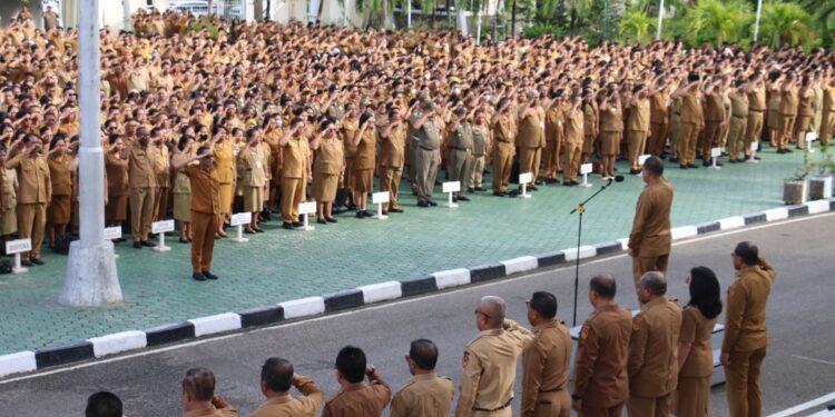 Gubernur NTT Pimpin Apel ASN : Doakan Korban Bencana Sumatera