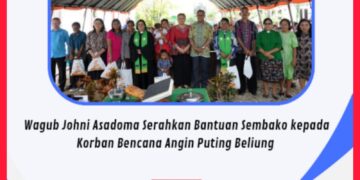 Wagub Johni Asadoma Serahkan Bantuan Sembako kepada Korban Bencana Angin Puting Beliung