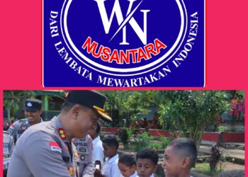 Kapolres Alor Bantu Alat Tulis Kepada Siswa SD di Wilayah Welai dan Fanating