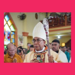 Uskup Larantuka Mgr. Monteiro Pimpin Misa Perdana-Pontifikal 