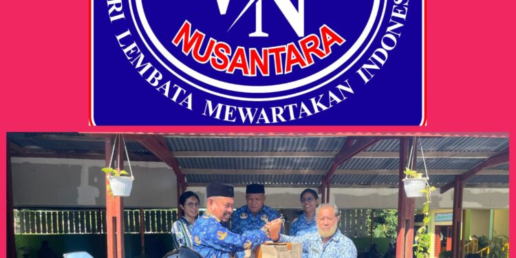 Kakan Kemenag Lembata Serahkan Motor Operasional Bagi Pengawas Sekolah