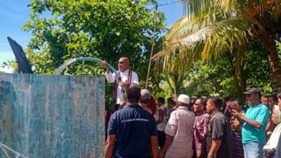 Warga Lamaau Kesulitan Air Bersih, Pemda Lembata dan PT Cendana Indopearls Distribusi 15.000 Liter Air