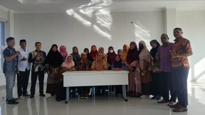 Pengawas PAI Dampingi MGMP dan KKG Merakit Soal HOTS Terapkan Format AKM