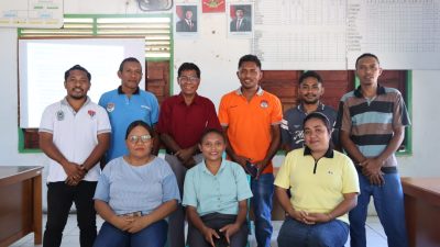 Ketua KIP NTT Sosialisasi Standar Layanan Informasi Publik  di Desa Warawatung dan Lusiduawutun