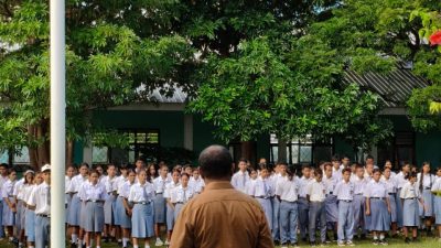 Wagub NTT Kunjungi SMA Negeri 9 Kupang : Tekankan Disiplin Kunci Sukses