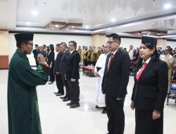 Gubernur Melki Laka Lena Lantik Para Direktur : BUMD Harus Menjadi Motor Pertumbuhan Ekonomi Daerah