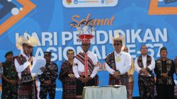 Hardiknas 2026, Gubernur Melki Luncurkan Pergub Gerakan Jam Belajar untuk Perkuat Pendidikan Berbasis Keluarga