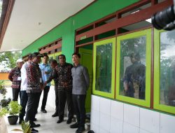 Tinjau SD Negeri dan MTS Papela, Wapres Pastikan Program Prioritas Presiden Jangkau Wilayah 3T