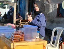 Nya, Mahasiswi Fakultas Hukum Undana,  Tinggalkan Kampus, Ganti Seragam dengan Celemek Jualan Kue