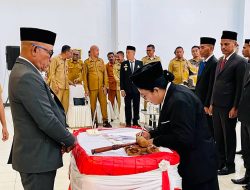 Bupati Lembata Lantik 13 Kepala Sekolah dan 42 Pejabat Fungsional
