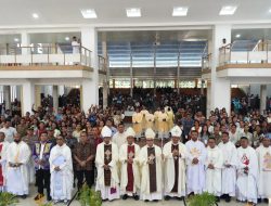 Gubernur NTT Ajak OMK Bangun Literasi, Jadi Penggerak Ekonomi, dan Terlibat dalam Politik pada Penutupan Nusra Youth Day III di Maumere