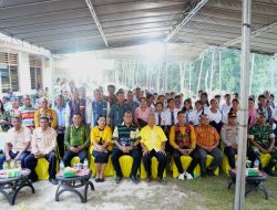 Gubernur Melki Laka Lena Serahkan Izin Operasional SMA Katolik St. Agustinus Tana Mali
