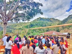 Kapela Retak Akibat Gempa, Umat Stasi Compang Gelar Ibadat Pertama di Halaman