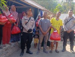 Dukung Pemulihan Pasca Gempa, Polsek Ende Salurkan Bantuan kepada Warga Terdampak