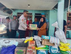 Bantu Warga Terdampak Gempa Terus Mengalir, Polda NTT dan Polres Ende Salurkan Puluhan Paket Sembako di Pulau Ende
