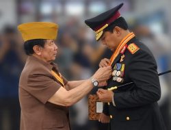 Kapolda NTT Terima Bintang Kehormatan LVRI, Tegaskan Komitmen Jaga Nasionalisme dan Persaudaraan
