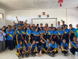 Forum Jurnalis Lembata dan PLAN Sosialisasikan Panduan Peliputan Berbasis Perlindungan Anak Bagi Pelajar SMAN I Nubatukan