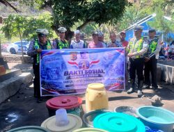 Satlantas Polres Ende Polda NTT Salurkan 10 Ribu Liter Air Bersih di Hari Lalu Lintas Bhayangkara Ke-71