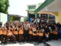 Jumat Keliling Wakapolda NTT: Salat Berjemaah, Sampaikan Pesan Kamtibmas, dan Sambangi Pelajar
