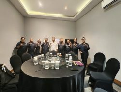 Perkuat Kapasitas Hukum, Komisi Informasi NTT Hadirkan Dr. Mikhael Feka